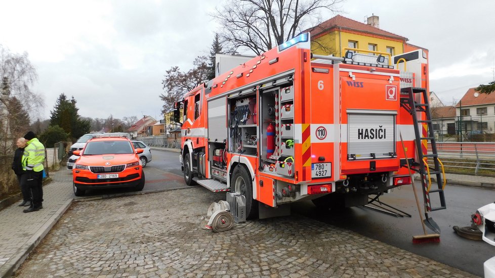 Při tragickém požáru domu v Troubsku na Brněnsku zemřel senior. Příčinu ohně zjišťují kriminalisté.