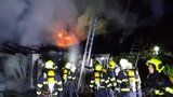 V Praze hořel rodinný dům. Chytlo i auto v garáži, škoda je přes milion