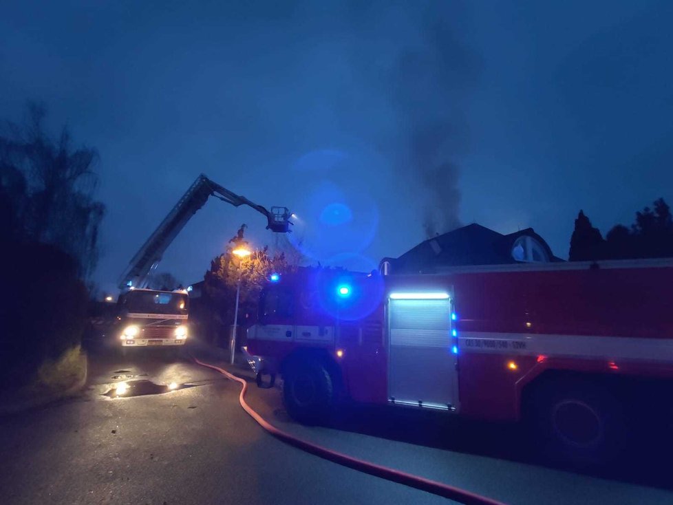 Požár rodinného domu v Jesenici u Prahy, 20. ledna 2020