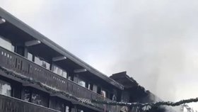 Požár v alpském letovisku Courchevel si vyžádal dvě oběti
