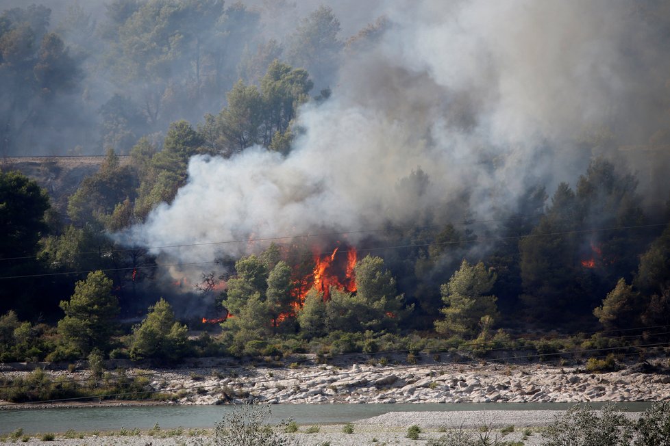 Francii trápí požáry už několik dní.