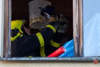 Tragický požár ve Frýdku-Místku: Muž (†51) zemřel, ženu lékaři zachránili