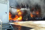 Pondělní požár haly v Drnholci na Břeclavsku způsobil škodu za 40 milionů korun.