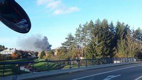 Průmyslovou halu v Letovicích zachvátil oheň: Přivezli i chemickou laboratoř