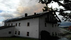 Pět lidí přišlo o život při požáru ve městě Lambrecht na jihozápadě Německa. Plameny zachvátily půdu domu, ve kterém žilo několik rodin. (ilustrační foto)