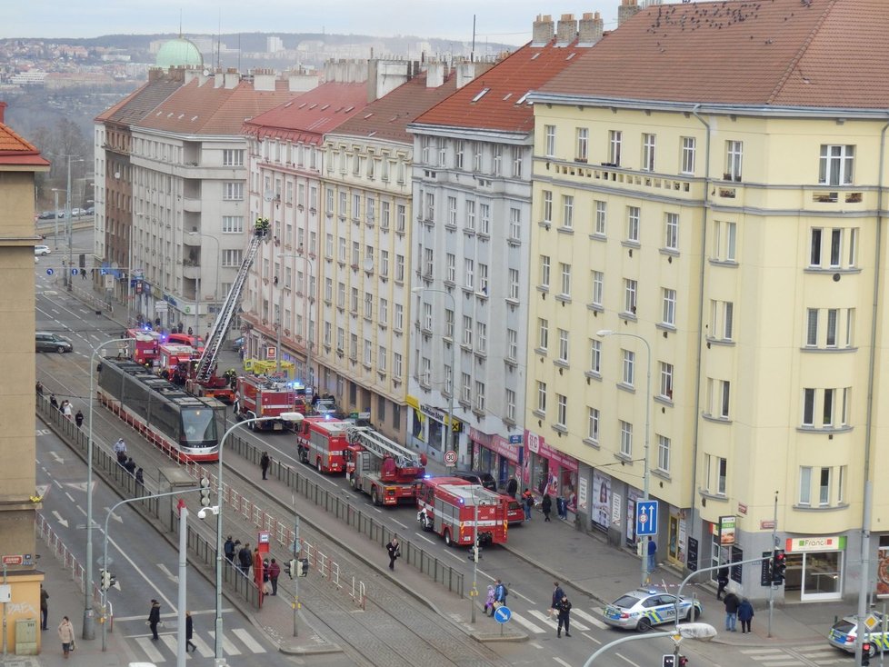 Požár bytu na Žižkově 16. února 2020.