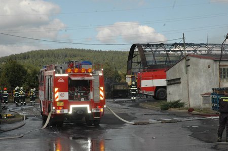 V Ciboušově zasahovalo sedm hasičských jednotek