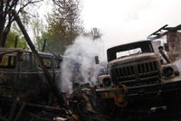 Při požáru na Jičínsku shořela historická vojenská vozidla: Škoda je 1,5 milionu