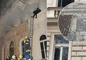 Následky požáru hotelu v Náplavní ulici: Minimálně 4 lidské životy, škoda za 20 milionů korun.