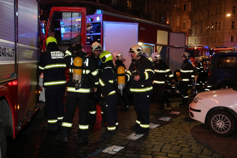 Požár hotelu v Náplavní ulici