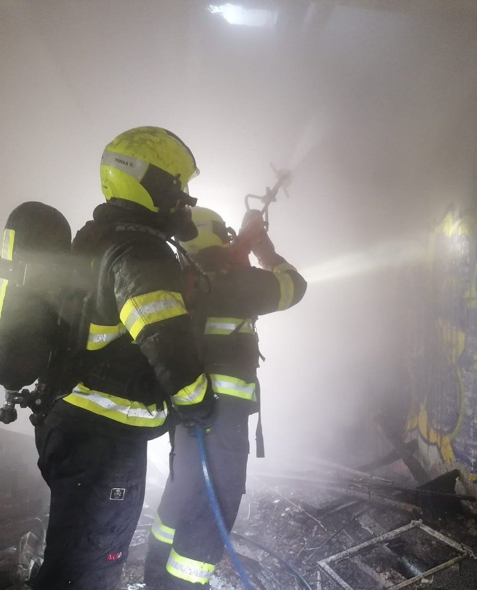 Požár vybydleného objektu v Ječné ulici (17. ledna)