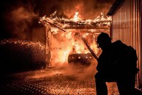 V Lenoře hořel rodinný dům a stodola: Škoda tři miliony