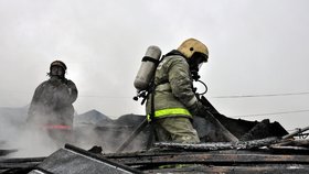 Požár domu - ilustrační záběr.