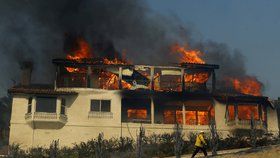 Další ničivé požáry řádí v Kalifornii, zničily i vilu mediálního magnáta Murdocha. (Ilustrační foto)