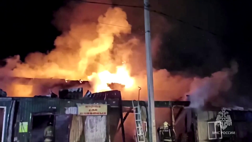 Při požáru v domě pro seniory v ruském Kemerovu zemřelo 20 lidí