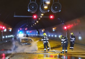 Požár v Komořanském tunelu na Pražském okruhu. (12. března 2022)