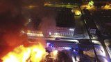Obří požár v Kopřivnici: Hoří průmyslové haly. Škody půjdou do desítek milionů