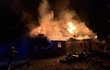 Tři lidé utrpěli zraněni při požáru rodinného domu v Krásné Lípě. (13.2.2024) 