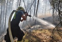 Největší počet požárů za pět let: V pondělí hořelo na 199 místech