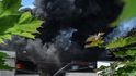 Sklad hořlavých kapalin Severochemy v Liberci hoří