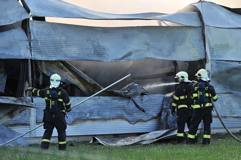 V Liticích ve čtvrtek hořelo v areálu firmy s výčepní a gastro technikou.