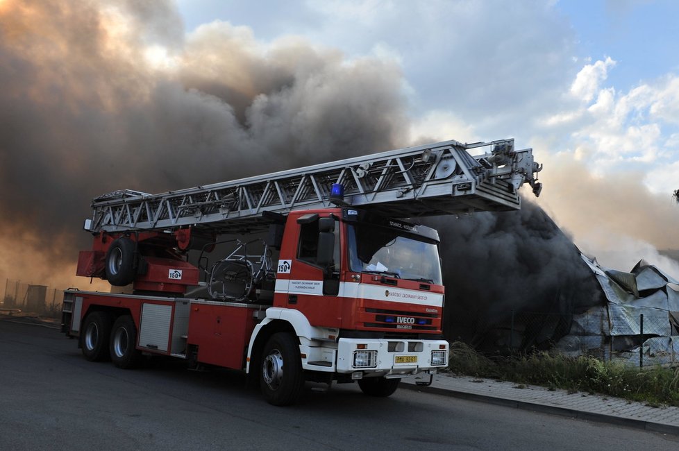 V Liticích ve čtvrtek hořelo v areálu firmy s výčepní a gastro technikou.