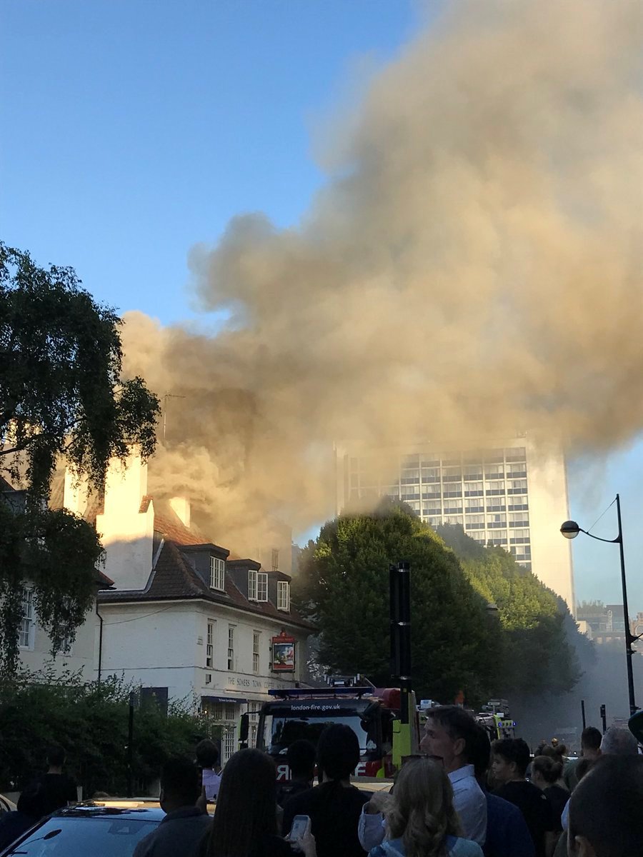 Požár hostince v centru Londýna (22. 6. 2018)