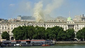 Požár v Londýně: Palác Somerset House v plamenech (17.8.2024)