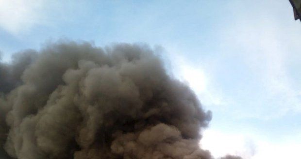 Ohnivé peklo na Kroměřížsku: Hasiči vyhlásili třetí stupeň ohrožení
