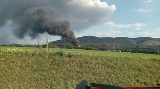 V areálu Čepra vybuchly nádrže na pohonné hmoty. Jeden člověk utrpěl zranění