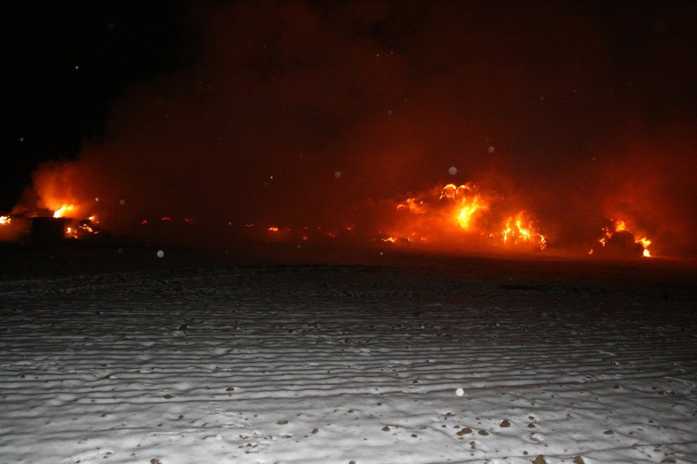 Aby zvýšil činnost jednotky dobrovolných hasičů, zapálil mladý muž i stoh u Libivé