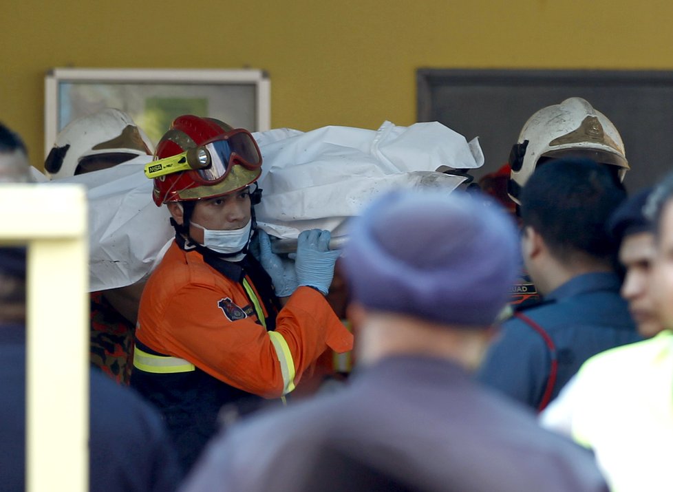 Požár v náboženské škole v Malajsii zabil nejméně 25 lidí.