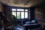 Nejspíš závada na elektrospotřebiči se podepsala pod požár v bytě na ubytovně v Havlenové ulici. Hasiči plameny během několika minut zkrotili.