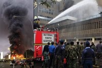 Ďábelský požár jako z apokalypsy: Desetimetrové plameny zničily letiště v Africe!