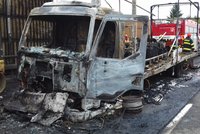 Oheň zničil na D1 náklaďák, škoda je 1,6 milionu: Bylo to peklo, řekl svědek