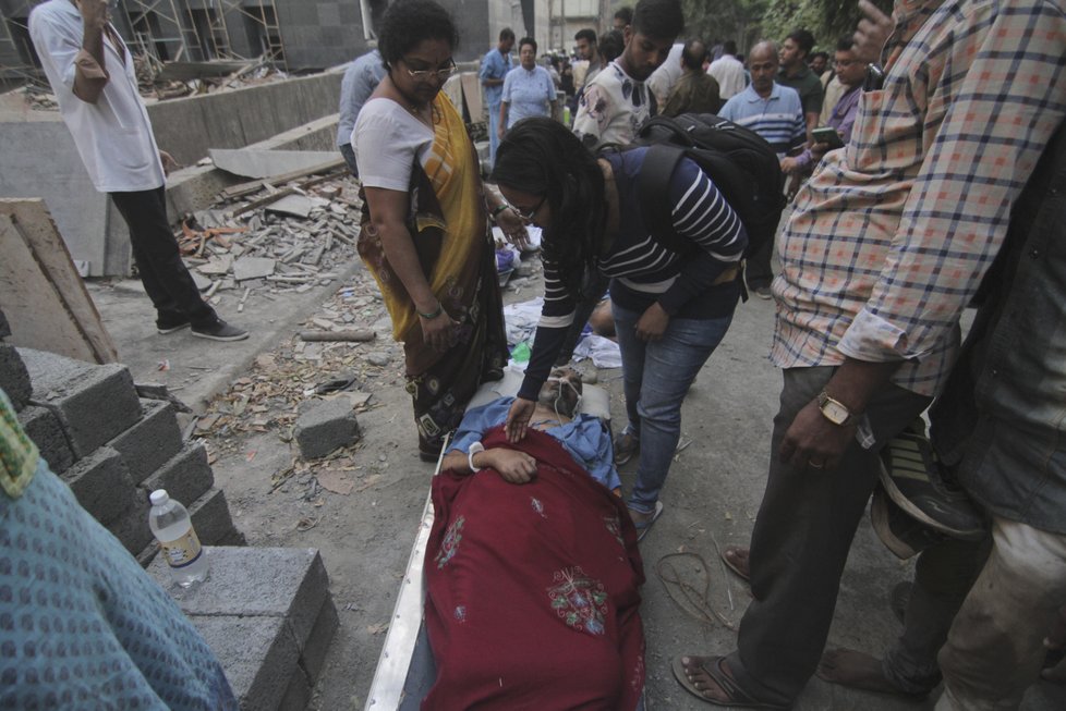 Tragický požár v indické nemocnici si vyžádal šest mrtvých a 129 zraněných.