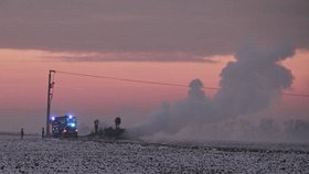 Požár bunkru na Nymbursku hasiči zvládli uhasit během hodiny