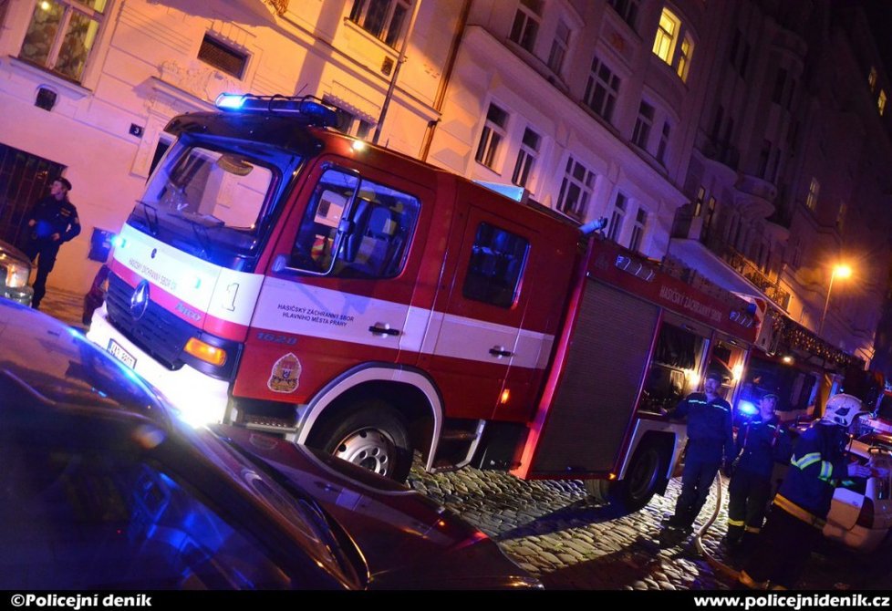 Požár v Bulharské ulici kvůli zapnuté žehličce