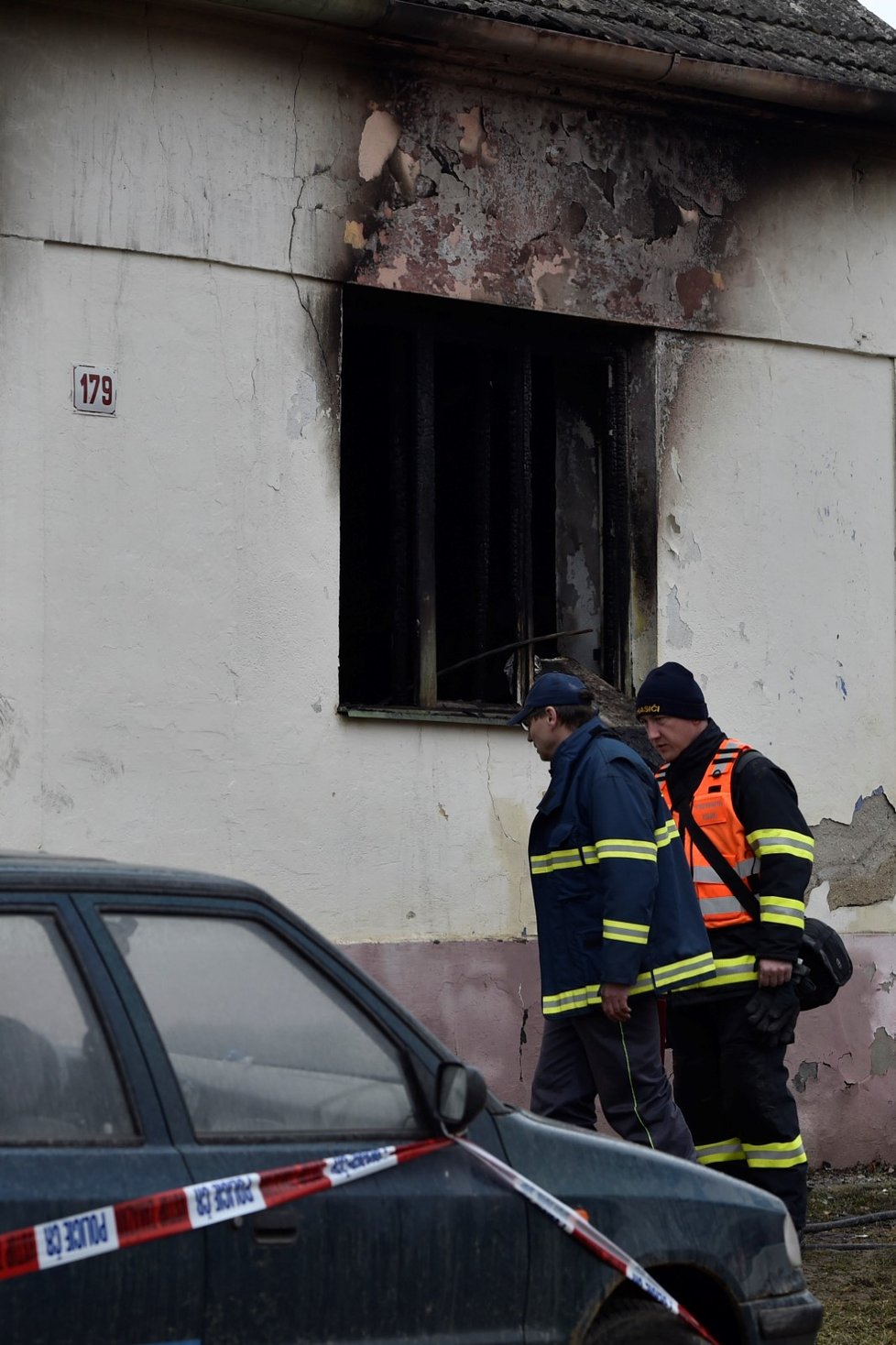 Tři děti zemřely 12. března při požáru rodinného domku na Znojemsku.