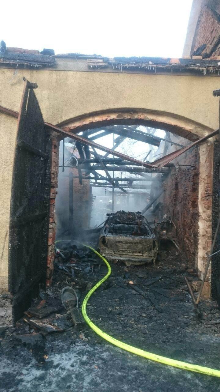 Ve Strážově hořel rodinný dům a stodola.