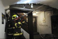V historickém centru Prahy v noci hořelo: Hasiči zasahovali v restauraci hotelu