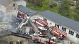 Vážný požár na Příbramsku: Hoří budova areálu technických služeb