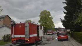 Vážný požár na Příbramsku: Hoří budova areálu technických služeb.