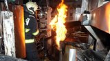 Na Proseku evakuovali supermarket: Mohla za to hořící fritéza