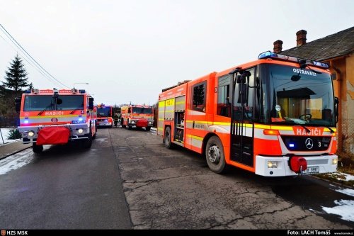 Hasiči na severu Moravy vyjížděli ve čtvrtek hned ke dvěma požárům novostaveb. Požáry vznikly kvůli chybě při topení.