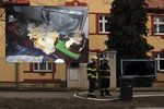 V Košířích hořel sklep, hasiči evakuovali obyvatele.