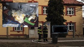 V Košířích hořel sklep, hasiči evakuovali obyvatele.