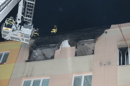 V paneláku v Ostravě hořel byt. Do nemocnice byli převezeni dva lidé.