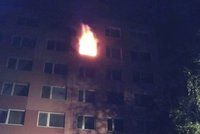 Rodinu z bytu v Praze 2 vyhnal požár: Dvě osoby se zranily