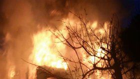 Požár chaty v Hlásné Třebani na Berounsku